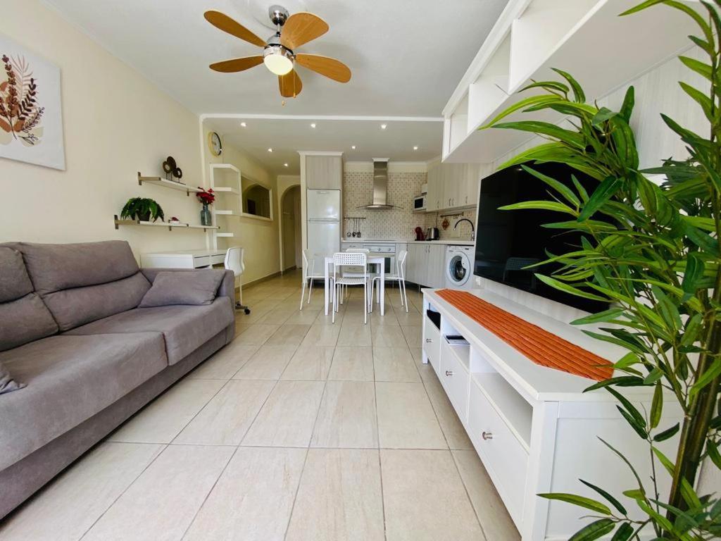 Cozy Seaside Apartment 215 In Parque Santiago 2 Playa de las Americas  Exterior photo